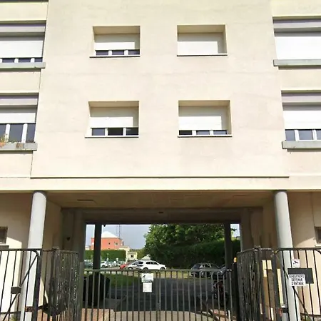 Fonctionnel Lägenhet